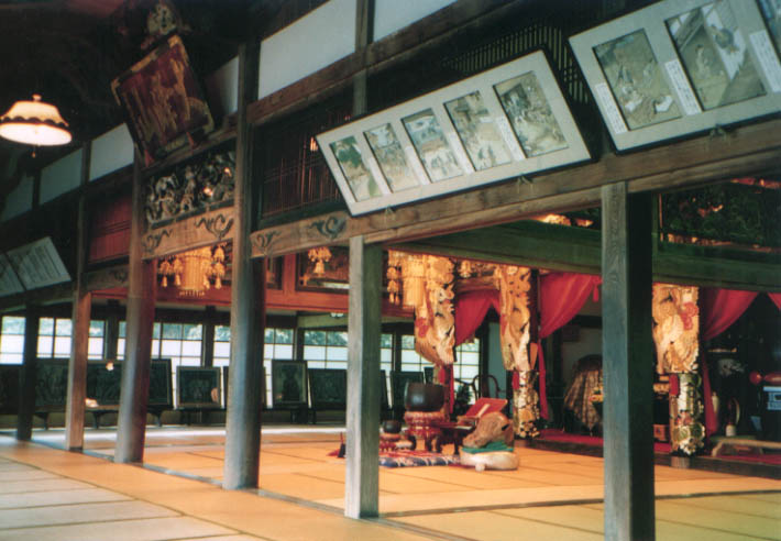 朝夕の勤行をはじめ、各種の法要儀式が厳修される。
安永三年（1774年）二十二世東海関山大和尚代再建。